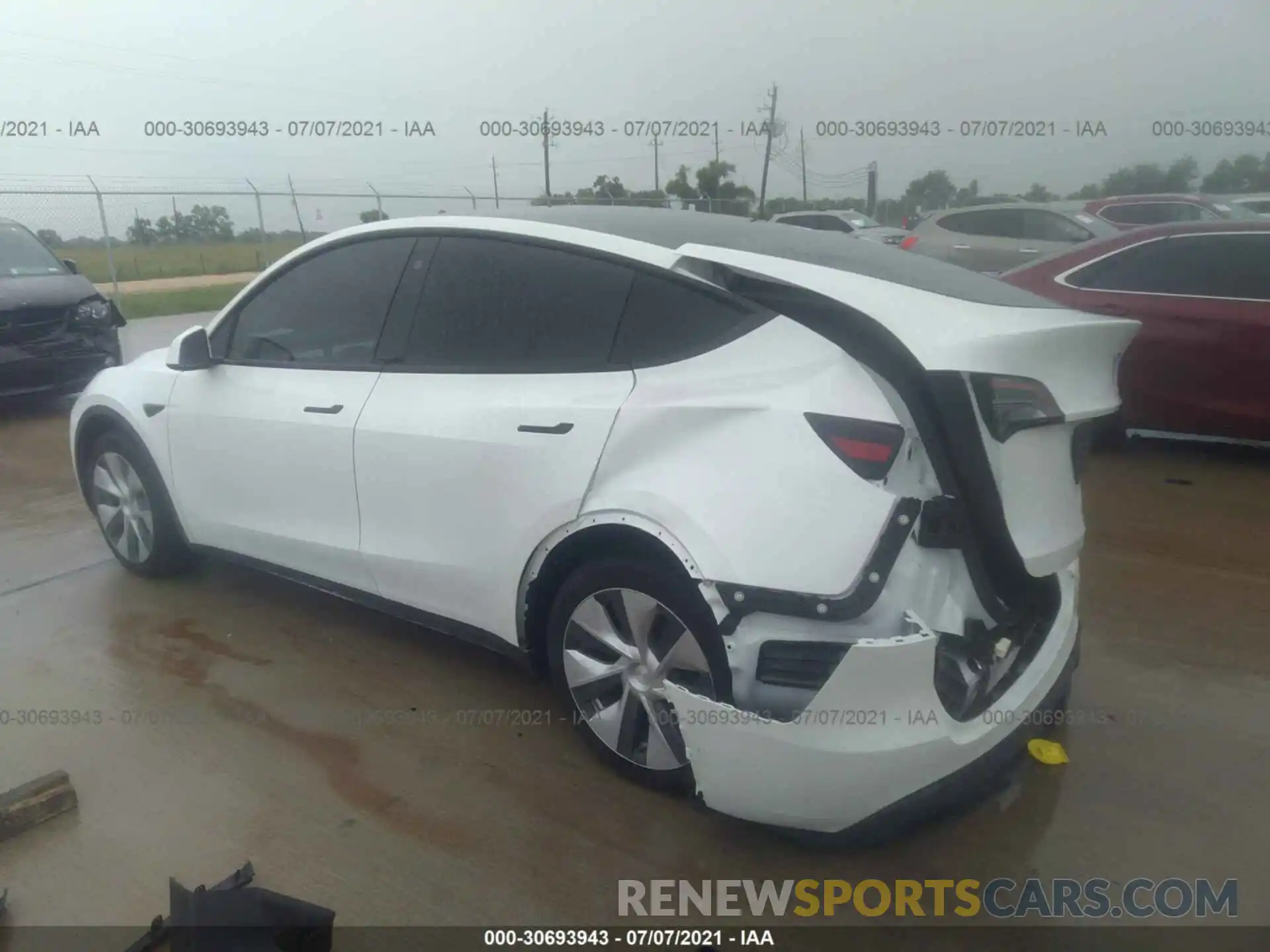 3 Photograph of a damaged car 5YJYGDED6MF109152 TESLA MODEL Y 2021