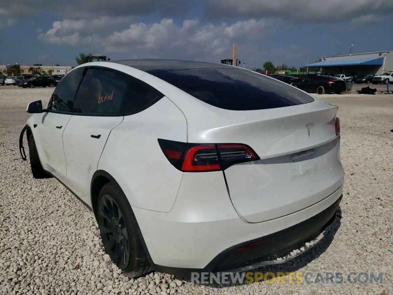 3 Photograph of a damaged car 5YJYGDED6MF114996 TESLA MODEL Y 2021