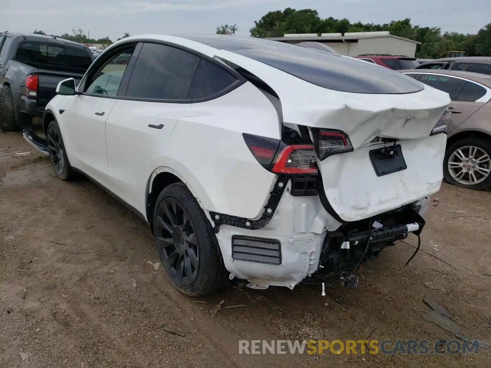 3 Photograph of a damaged car 5YJYGDED6MF115811 TESLA MODEL Y 2021