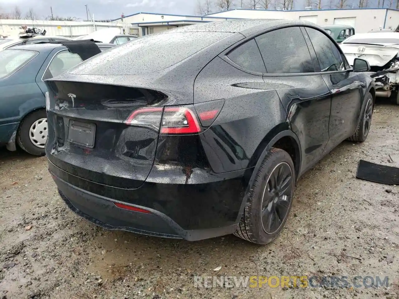 4 Photograph of a damaged car 5YJYGDED7MF107362 TESLA MODEL Y 2021