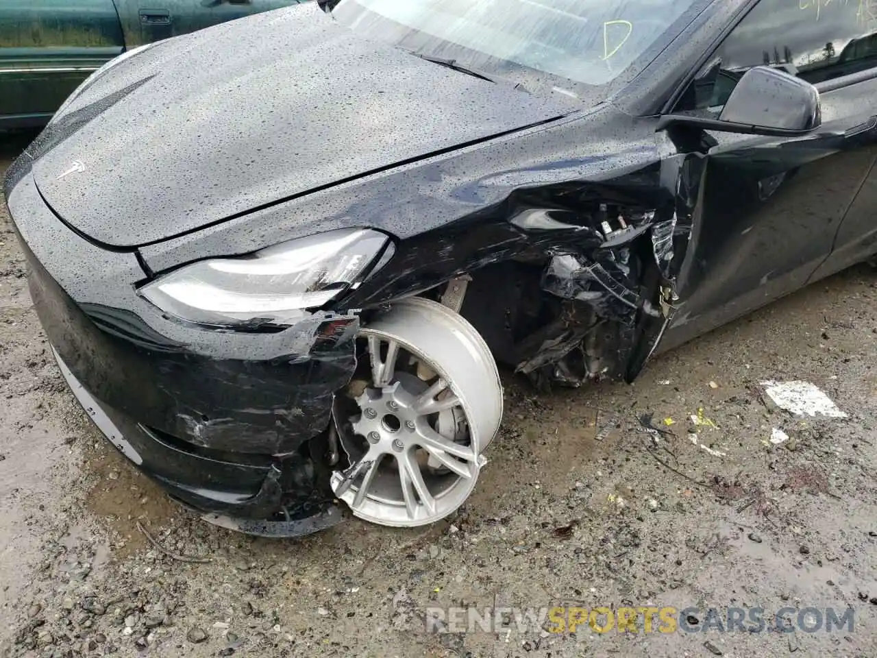 9 Photograph of a damaged car 5YJYGDED7MF107362 TESLA MODEL Y 2021