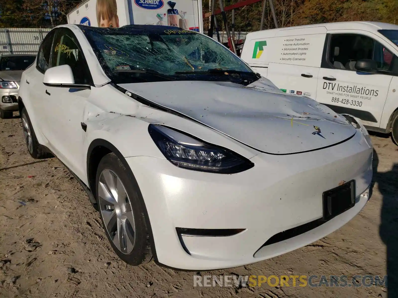 1 Photograph of a damaged car 5YJYGDED7MF107605 TESLA MODEL Y 2021