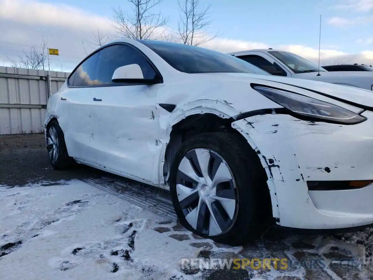 9 Photograph of a damaged car 5YJYGDED7MF119589 TESLA MODEL Y 2021