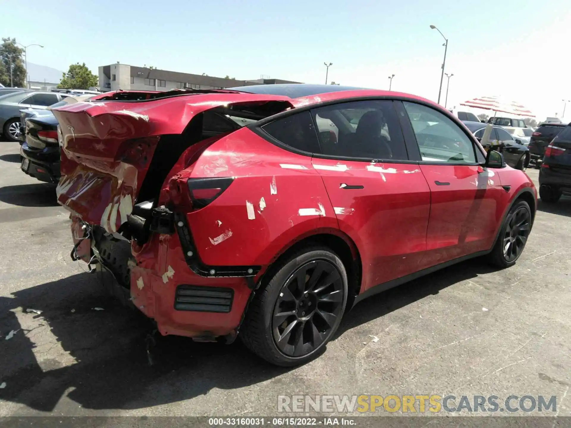 4 Photograph of a damaged car 5YJYGDED7MF121441 TESLA MODEL Y 2021