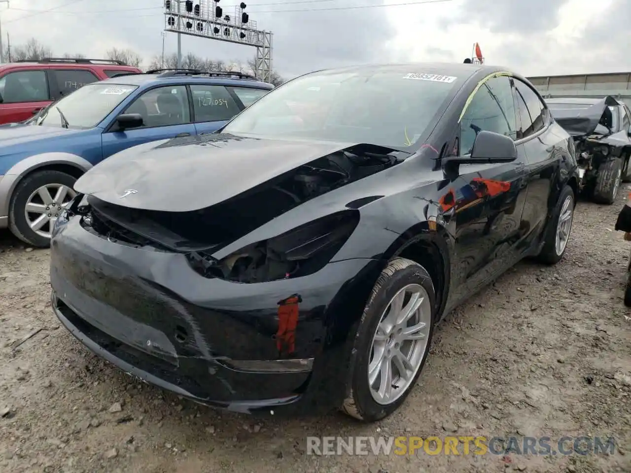 2 Photograph of a damaged car 5YJYGDED8MF107371 TESLA MODEL Y 2021