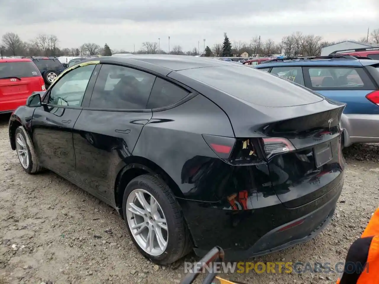 3 Photograph of a damaged car 5YJYGDED8MF107371 TESLA MODEL Y 2021