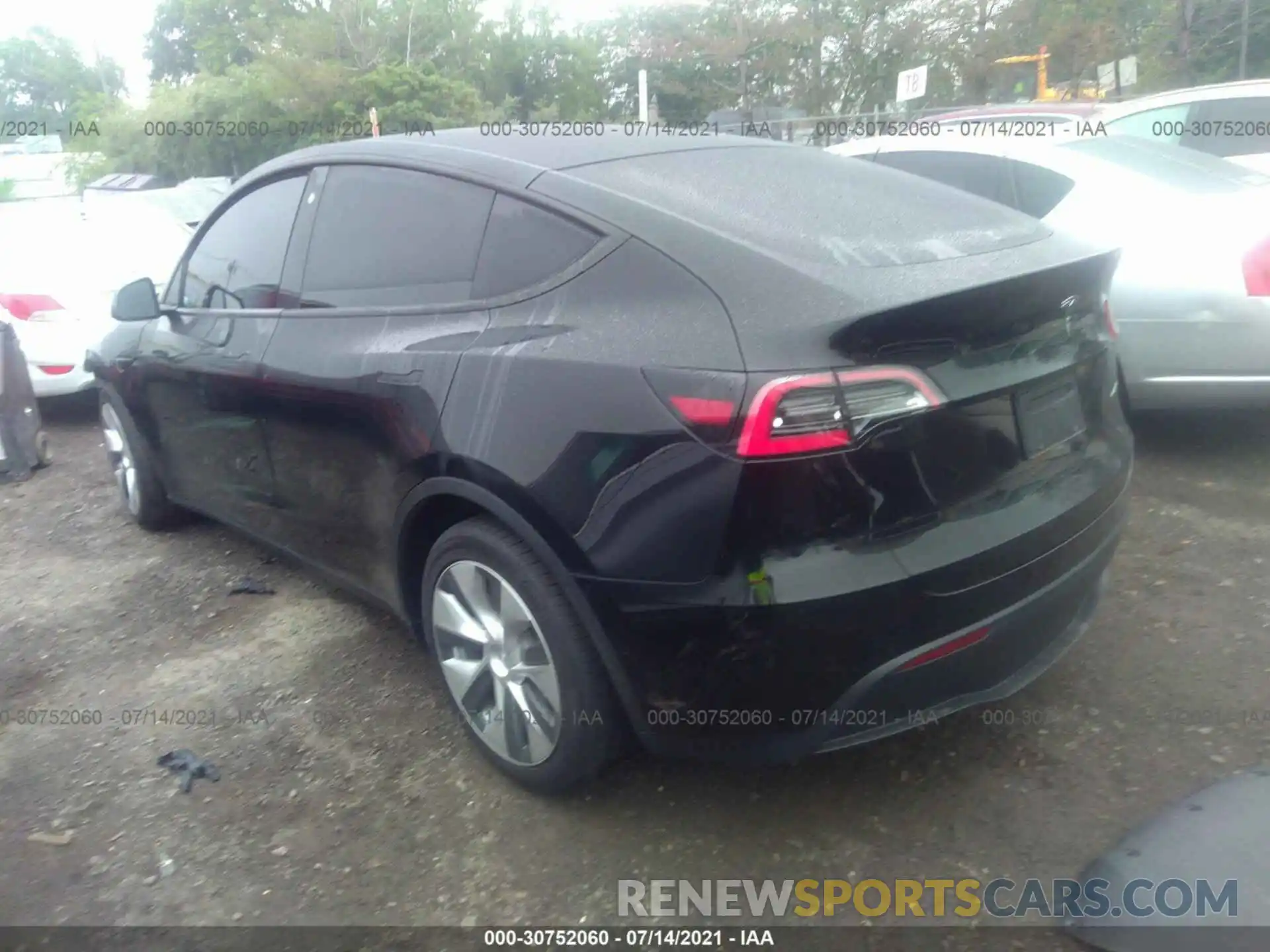 3 Photograph of a damaged car 5YJYGDED8MF107452 TESLA MODEL Y 2021