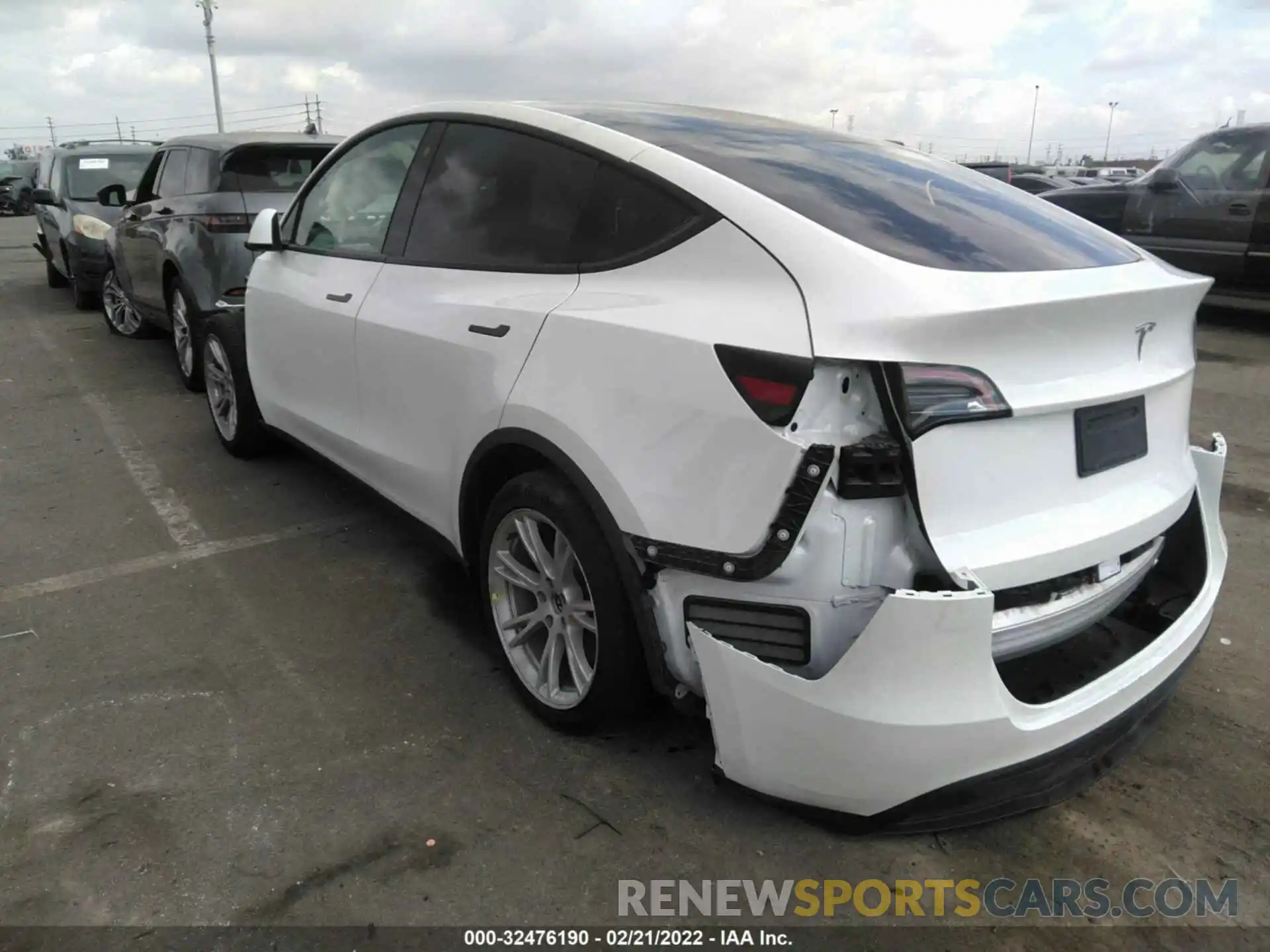 3 Photograph of a damaged car 5YJYGDED8MF109590 TESLA MODEL Y 2021