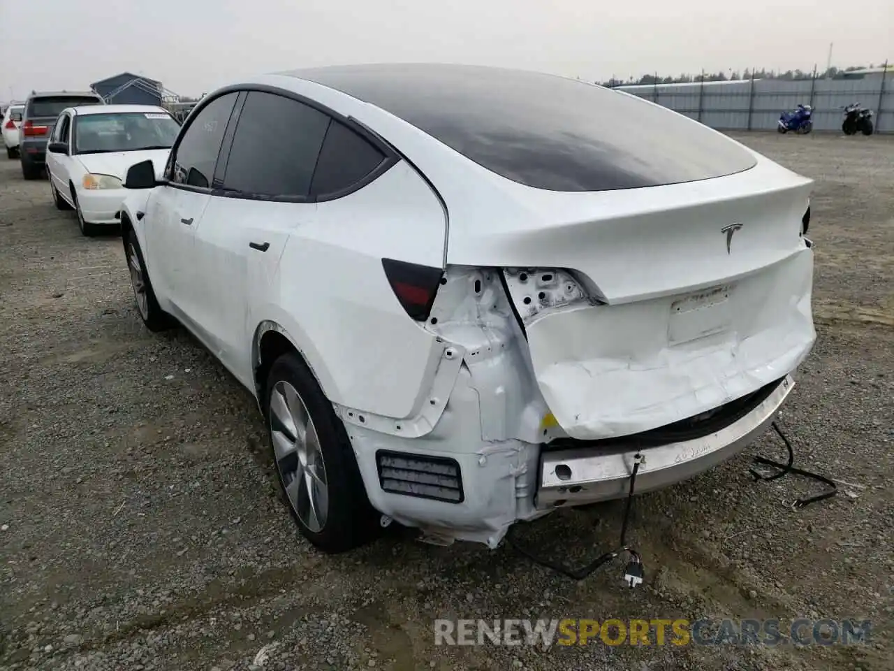 3 Photograph of a damaged car 5YJYGDED8MF110528 TESLA MODEL Y 2021