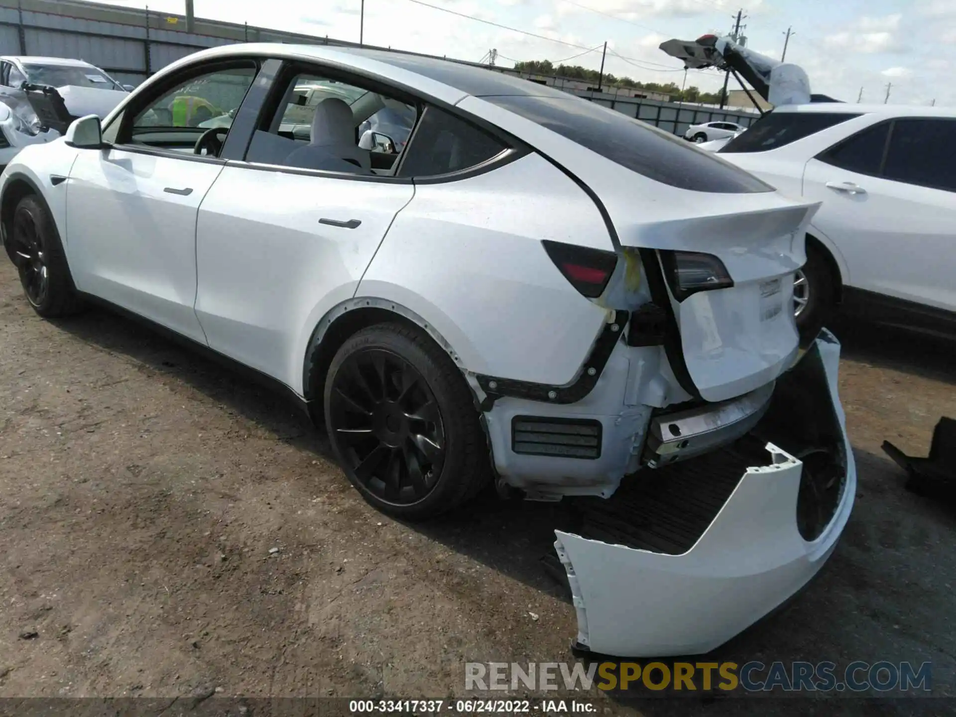 3 Photograph of a damaged car 5YJYGDED8MF113705 TESLA MODEL Y 2021