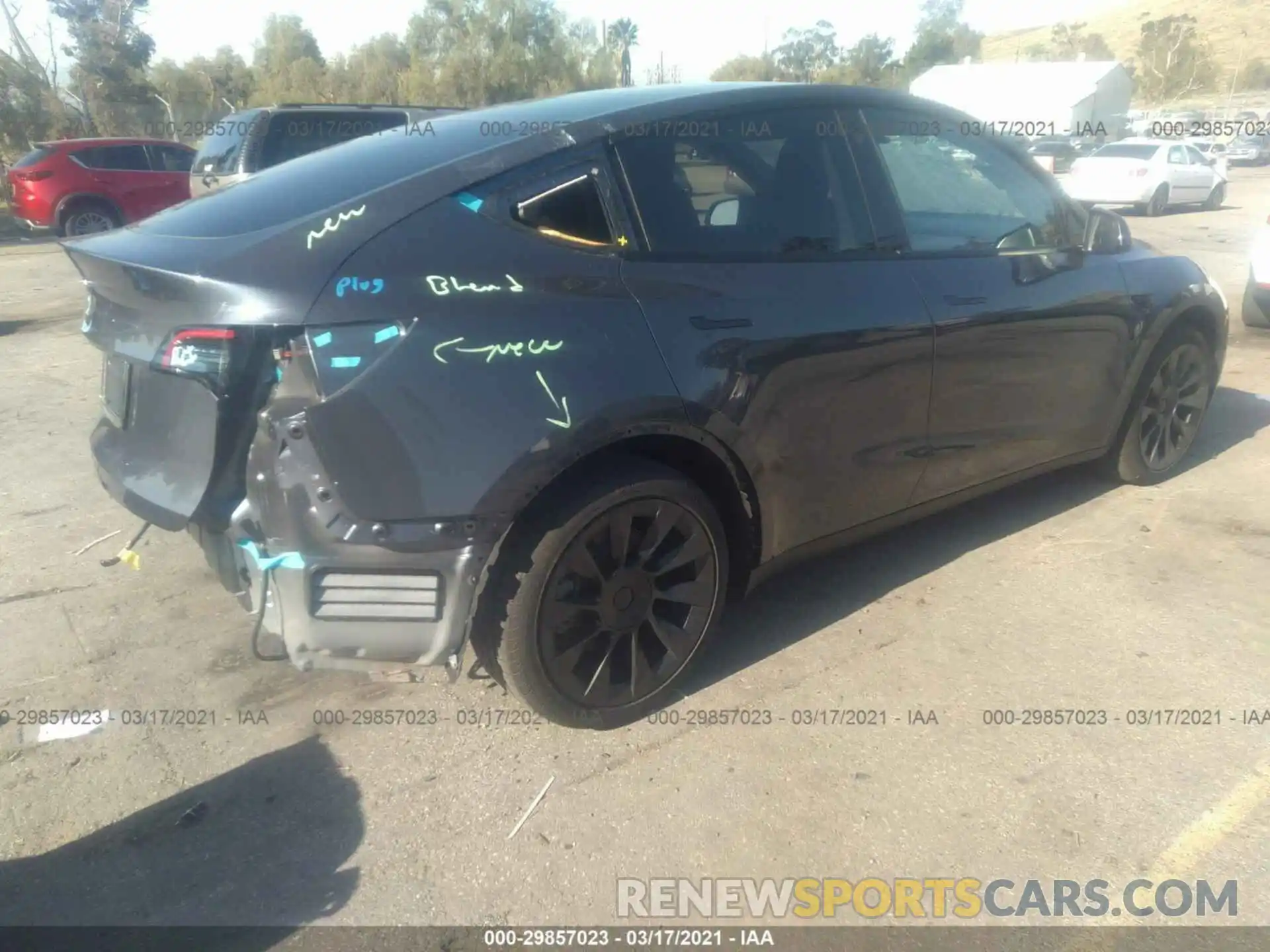 4 Photograph of a damaged car 5YJYGDED9MF103104 TESLA MODEL Y 2021