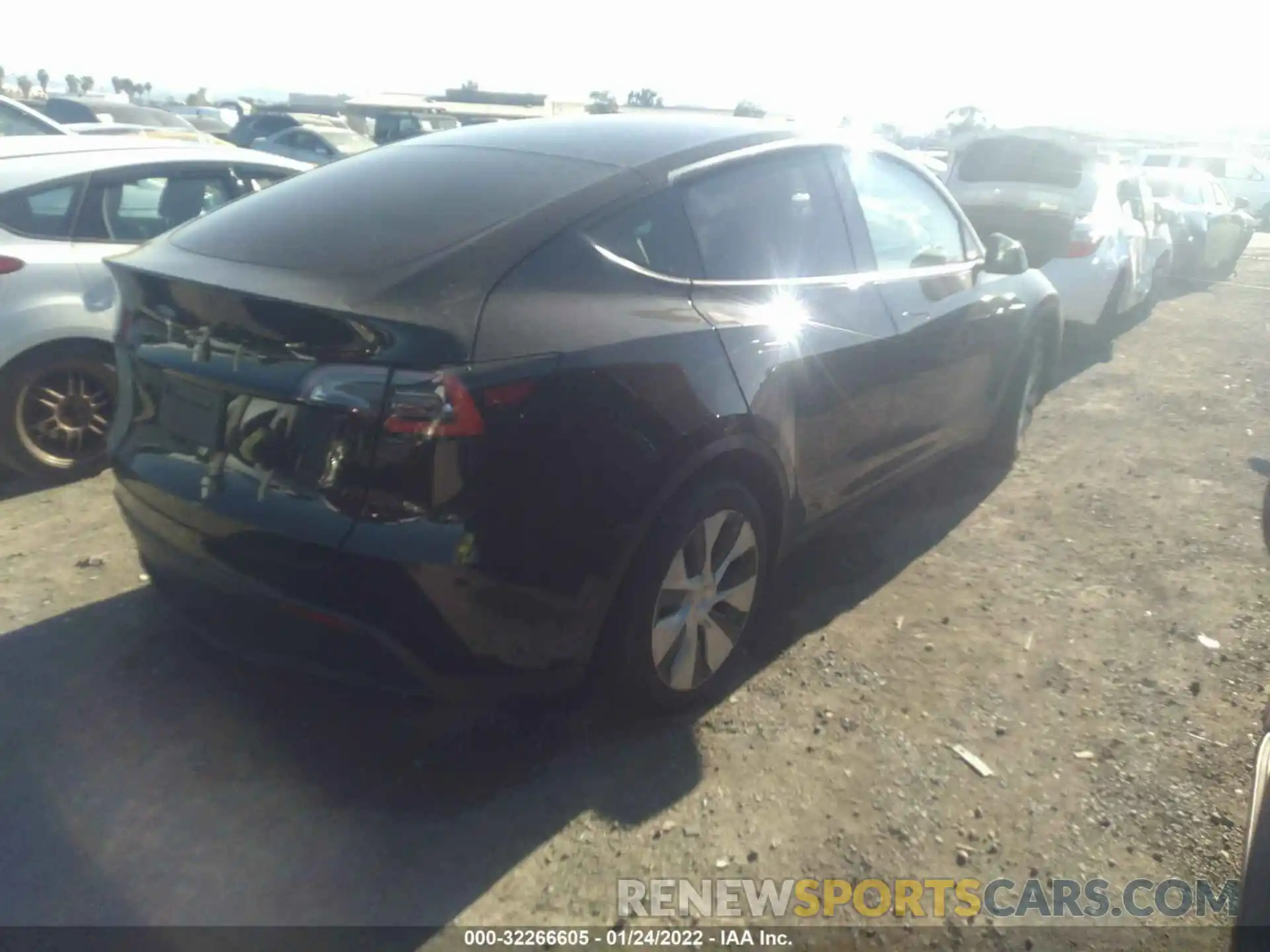 4 Photograph of a damaged car 5YJYGDED9MF103961 TESLA MODEL Y 2021