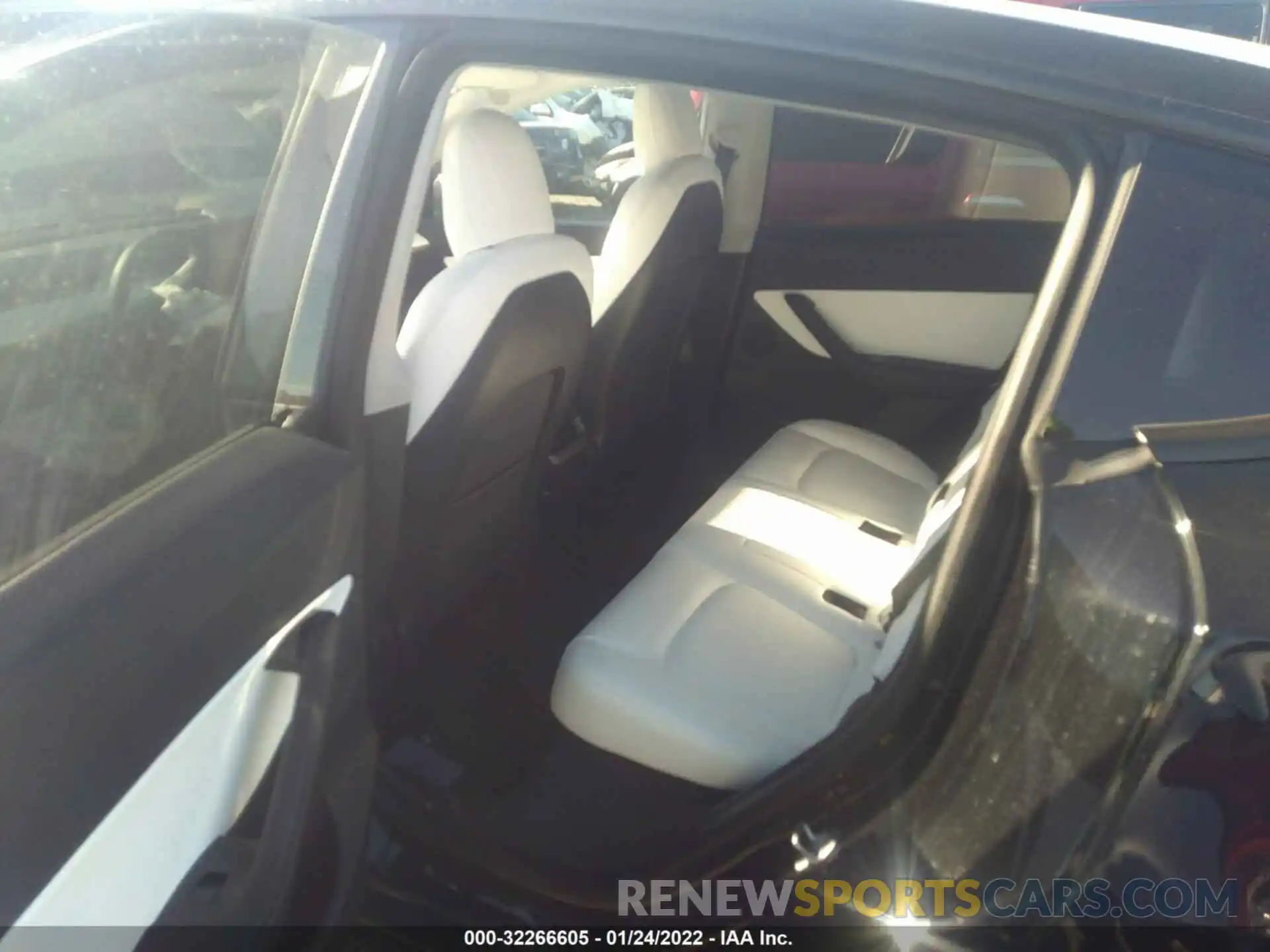 8 Photograph of a damaged car 5YJYGDED9MF103961 TESLA MODEL Y 2021