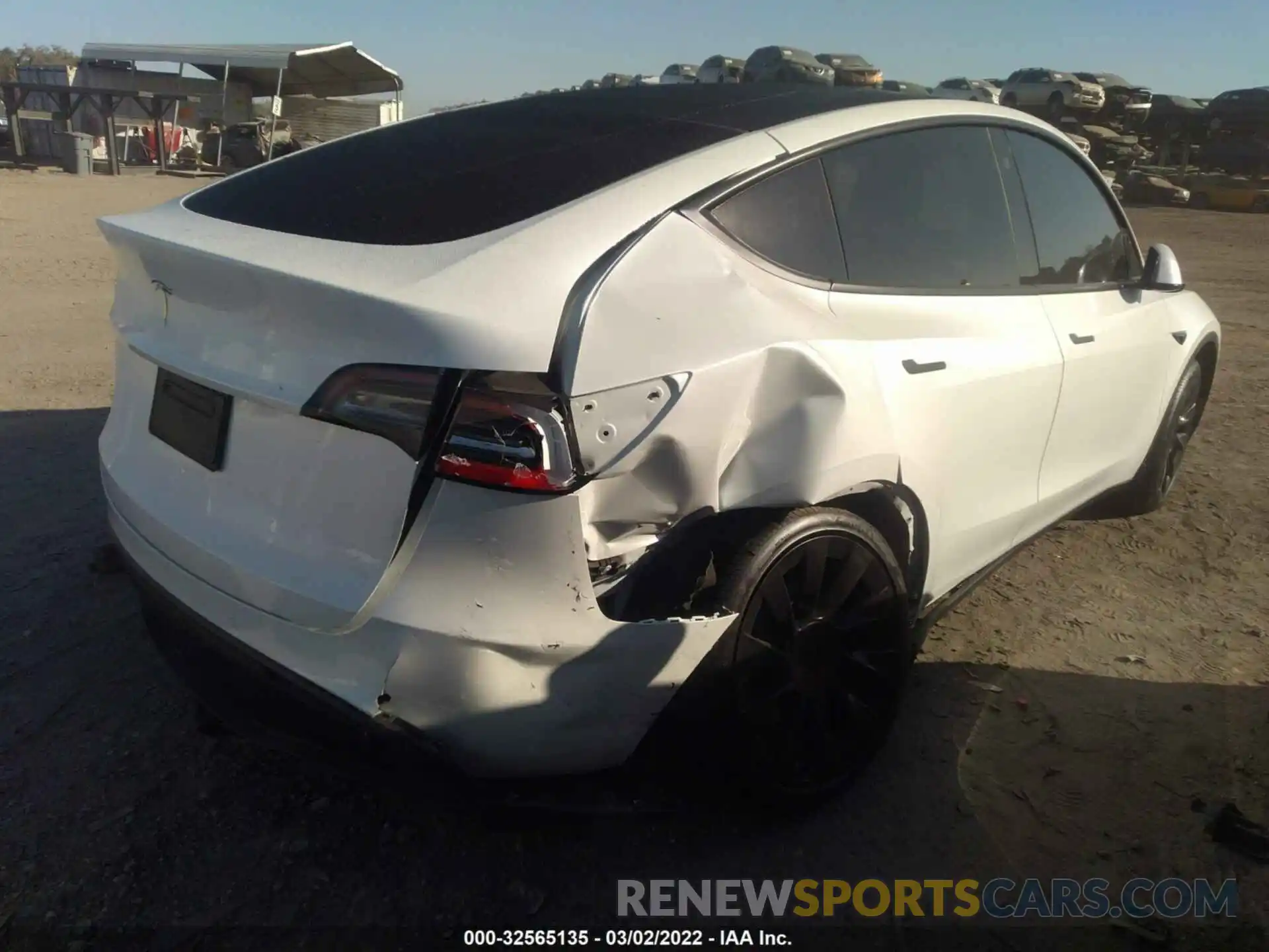 4 Photograph of a damaged car 5YJYGDED9MF105449 TESLA MODEL Y 2021