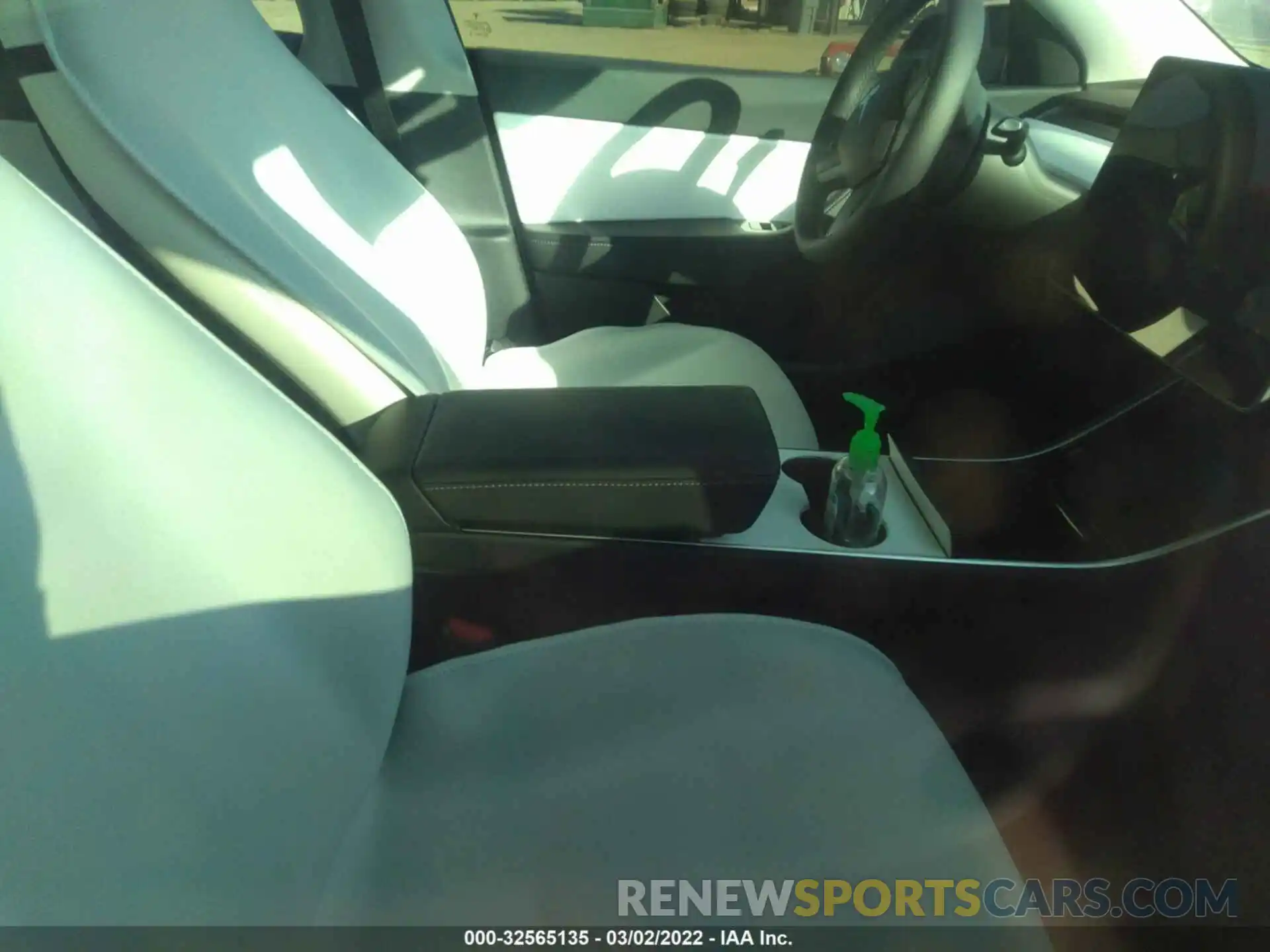 5 Photograph of a damaged car 5YJYGDED9MF105449 TESLA MODEL Y 2021