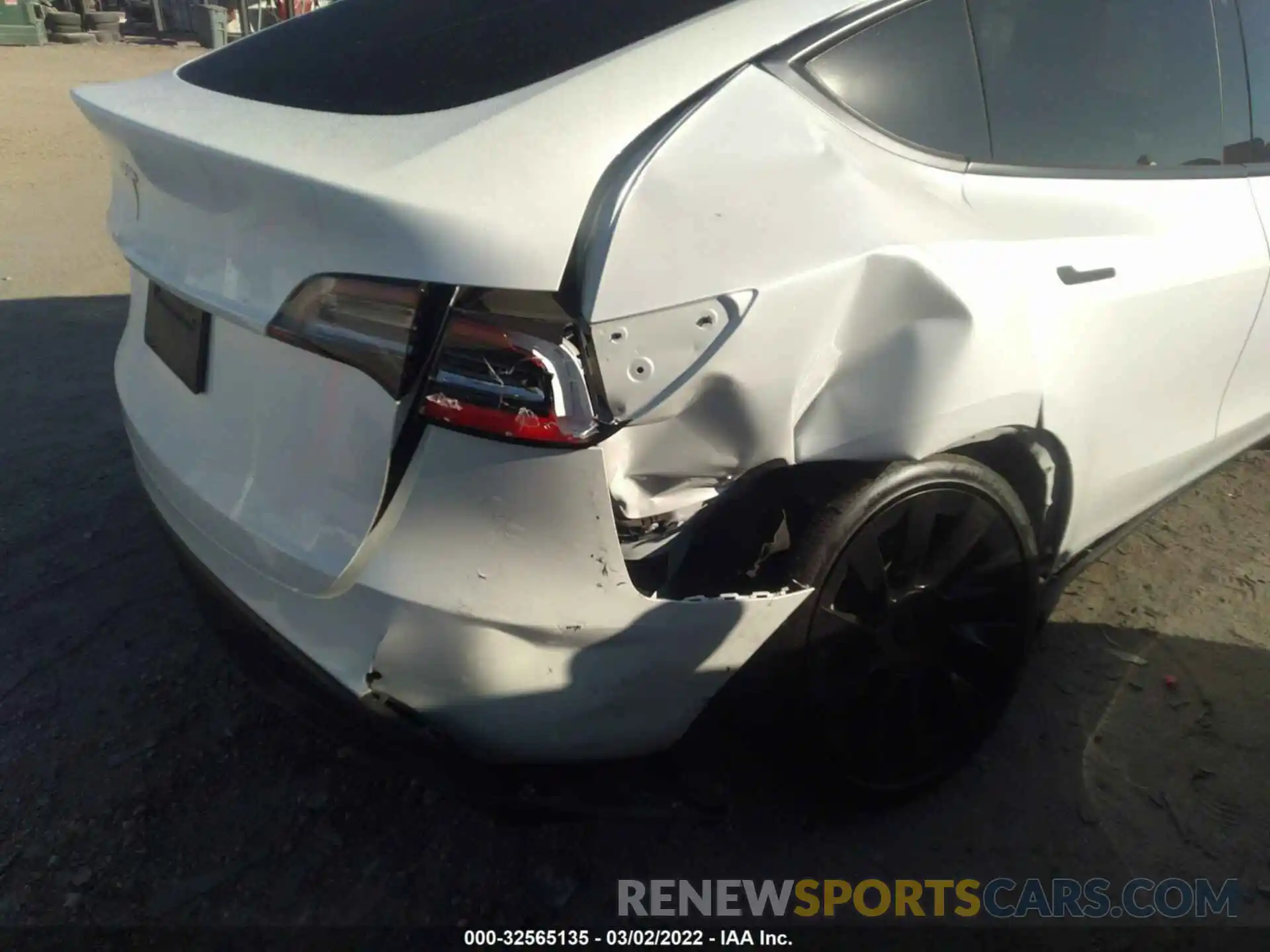 6 Photograph of a damaged car 5YJYGDED9MF105449 TESLA MODEL Y 2021