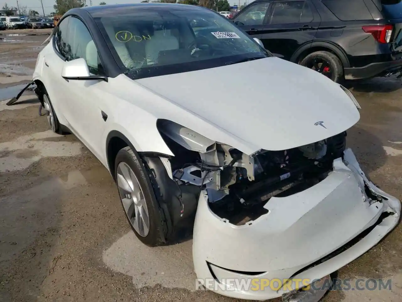 1 Photograph of a damaged car 5YJYGDED9MF163240 TESLA MODEL Y 2021