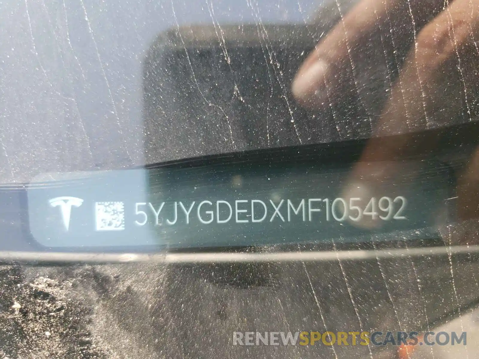 10 Photograph of a damaged car 5YJYGDEDXMF105492 TESLA MODEL Y 2021