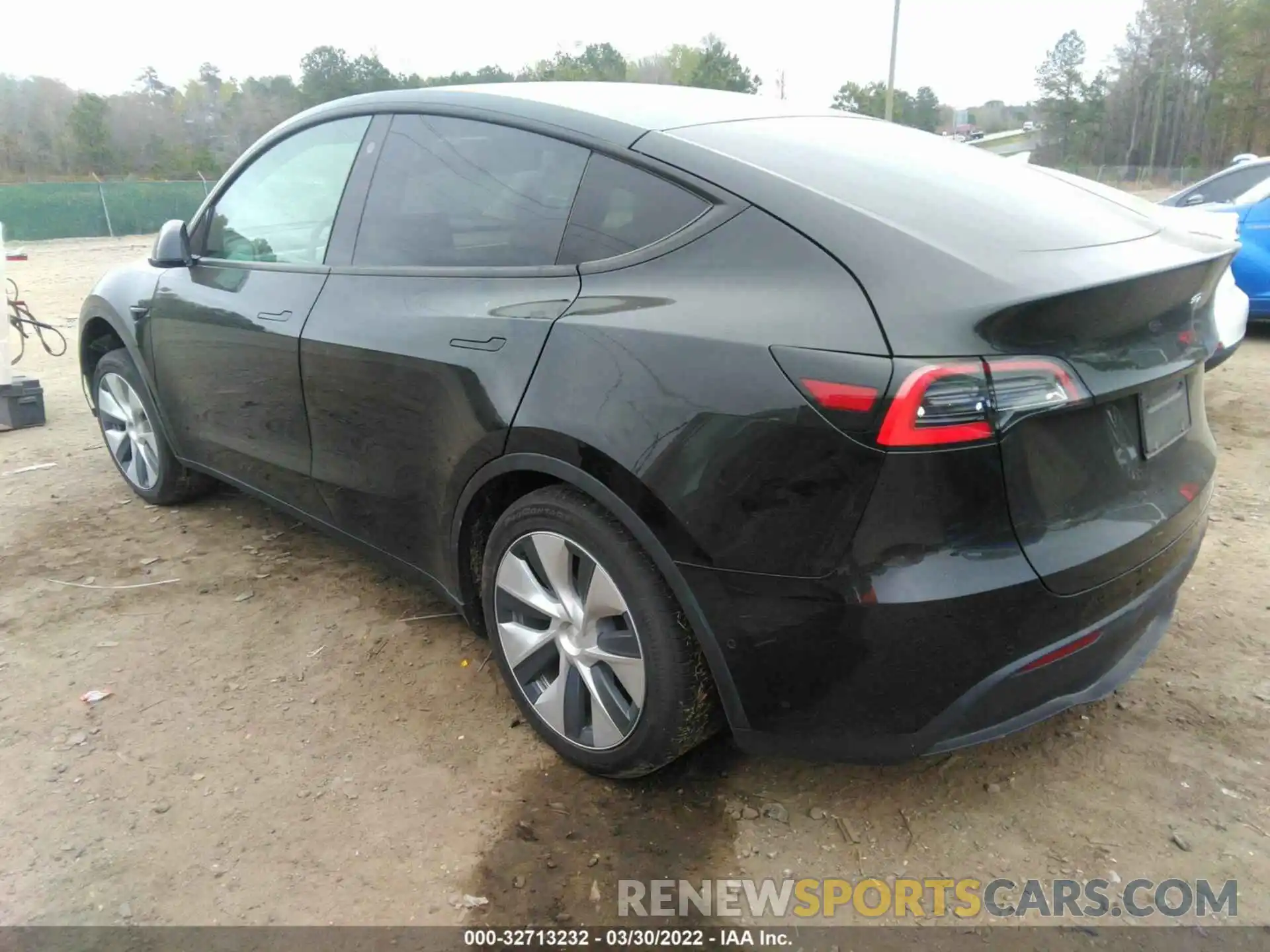 3 Photograph of a damaged car 5YJYGDEDXMF114015 TESLA MODEL Y 2021