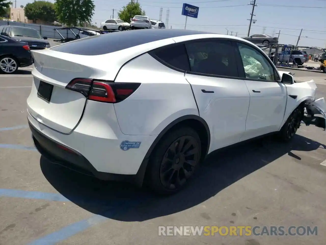 4 Photograph of a damaged car 5YJYGDEDXMF126407 TESLA MODEL Y 2021