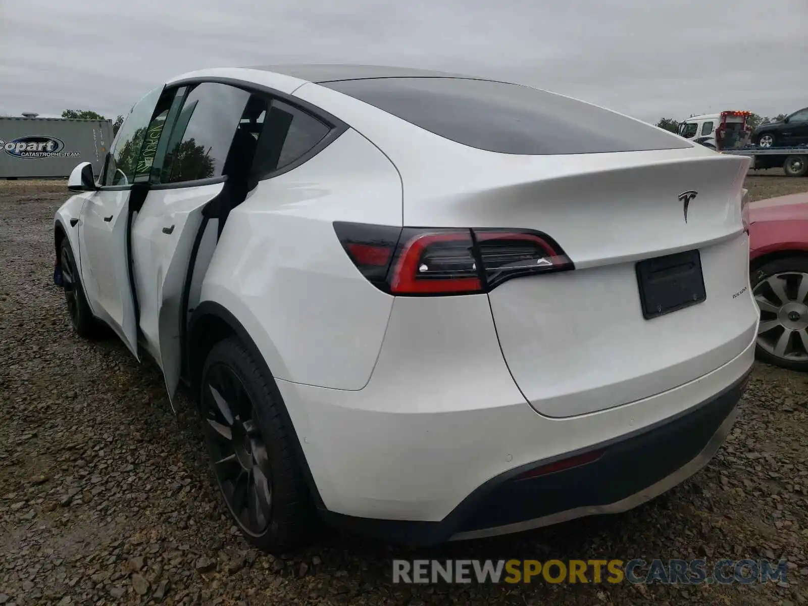 3 Photograph of a damaged car 5YJYGDEE0MF065349 TESLA MODEL Y 2021