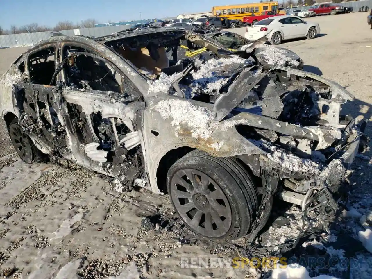 1 Photograph of a damaged car 5YJYGDEE0MF065822 TESLA MODEL Y 2021