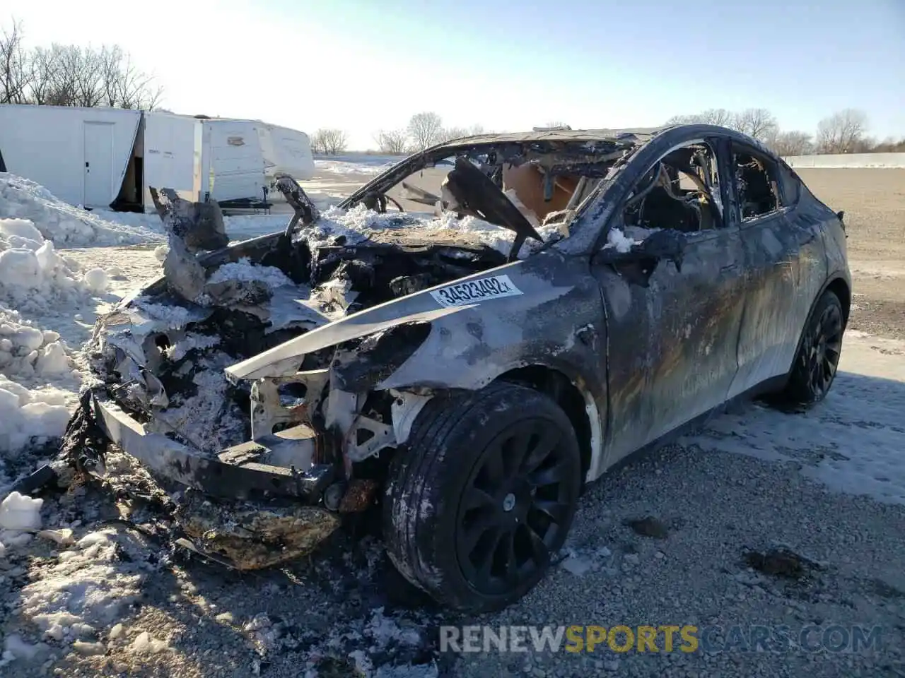 2 Photograph of a damaged car 5YJYGDEE0MF065822 TESLA MODEL Y 2021