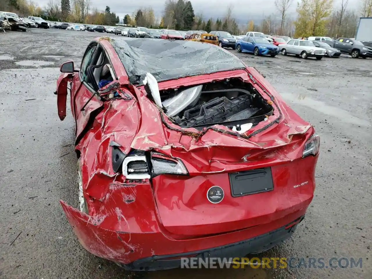 10 Photograph of a damaged car 5YJYGDEE0MF066632 TESLA MODEL Y 2021