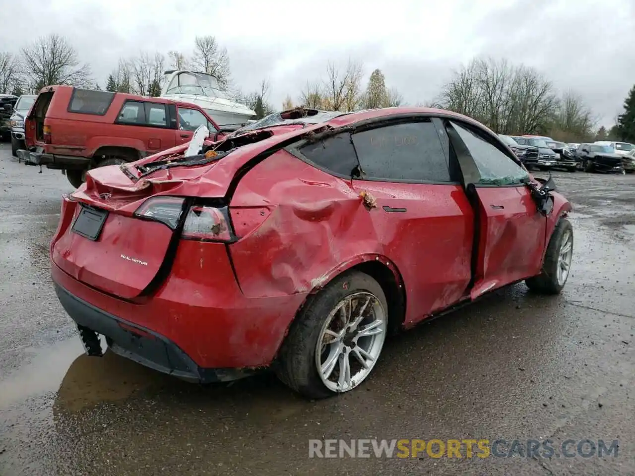 4 Photograph of a damaged car 5YJYGDEE0MF066632 TESLA MODEL Y 2021