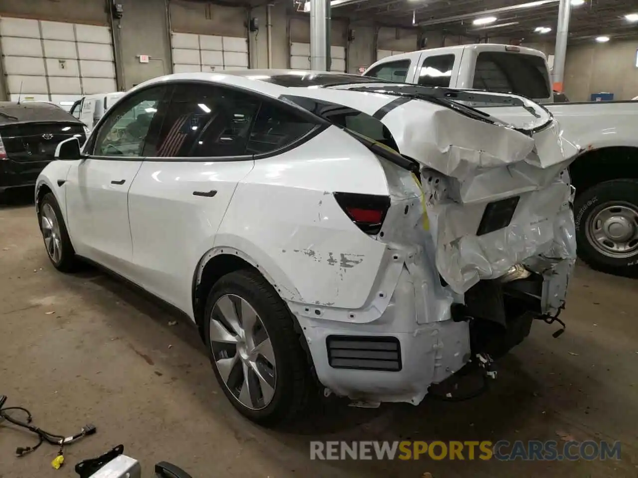 3 Photograph of a damaged car 5YJYGDEE0MF068221 TESLA MODEL Y 2021