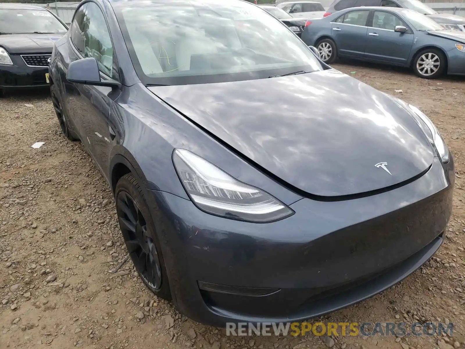 1 Photograph of a damaged car 5YJYGDEE0MF070177 TESLA MODEL Y 2021