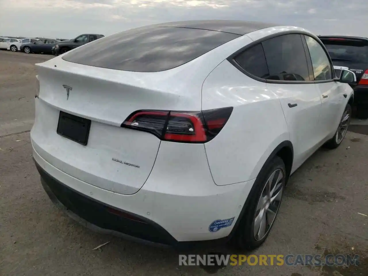 4 Photograph of a damaged car 5YJYGDEE0MF074326 TESLA MODEL Y 2021