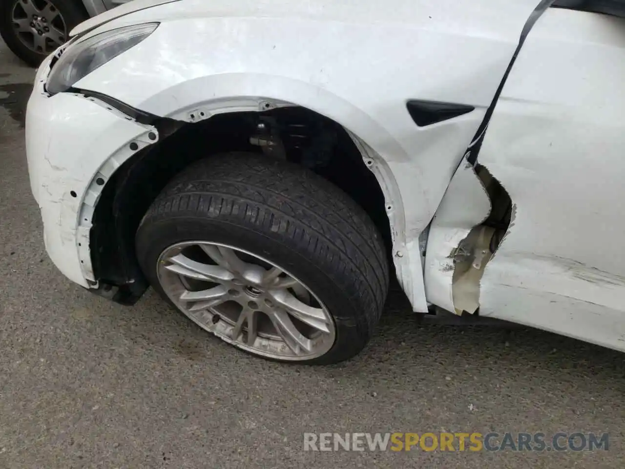 9 Photograph of a damaged car 5YJYGDEE0MF074326 TESLA MODEL Y 2021