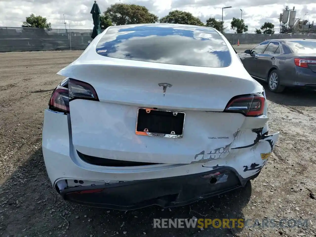 6 Photograph of a damaged car 5YJYGDEE0MF080661 TESLA MODEL Y 2021