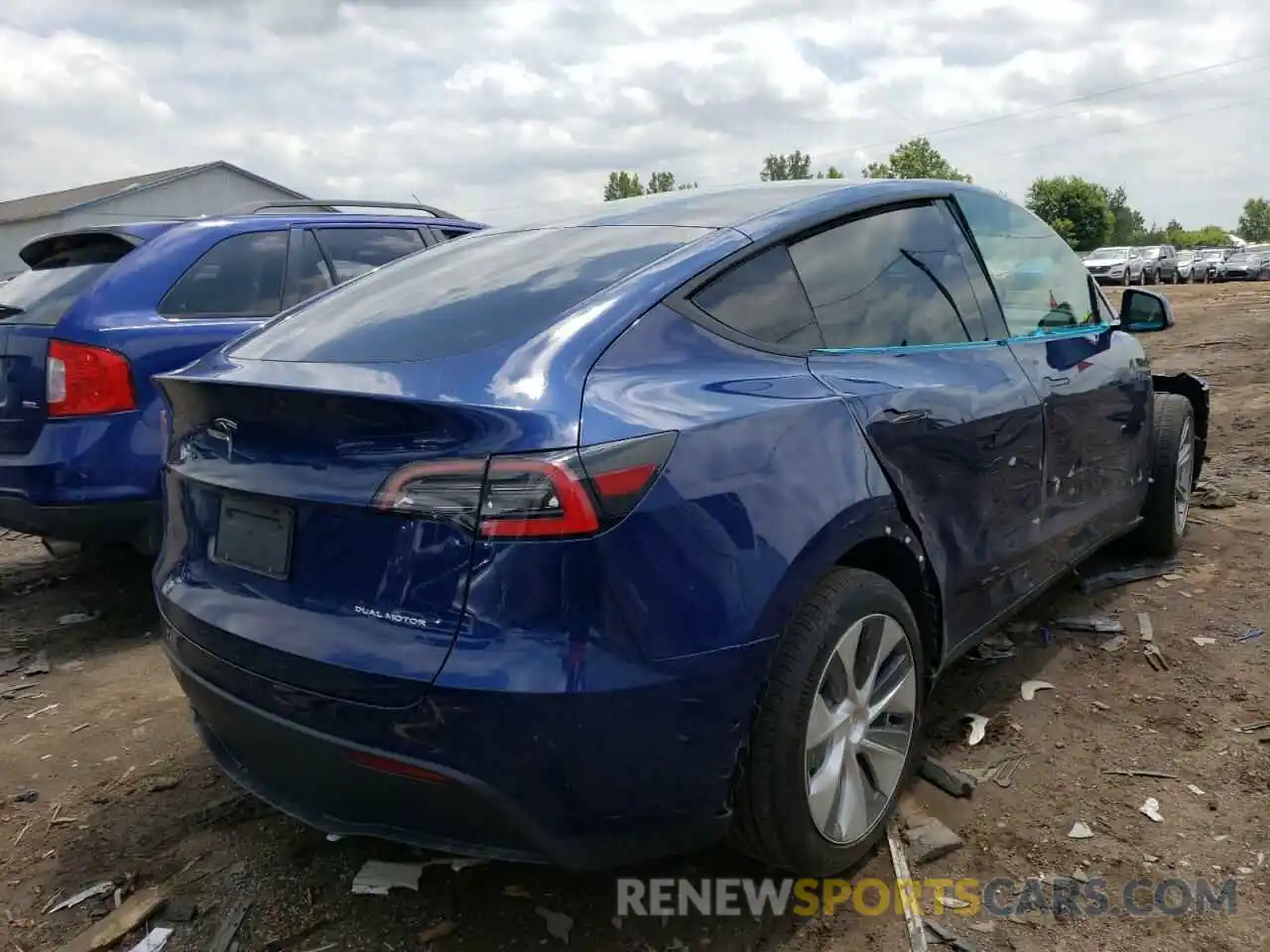 4 Photograph of a damaged car 5YJYGDEE0MF082667 TESLA MODEL Y 2021