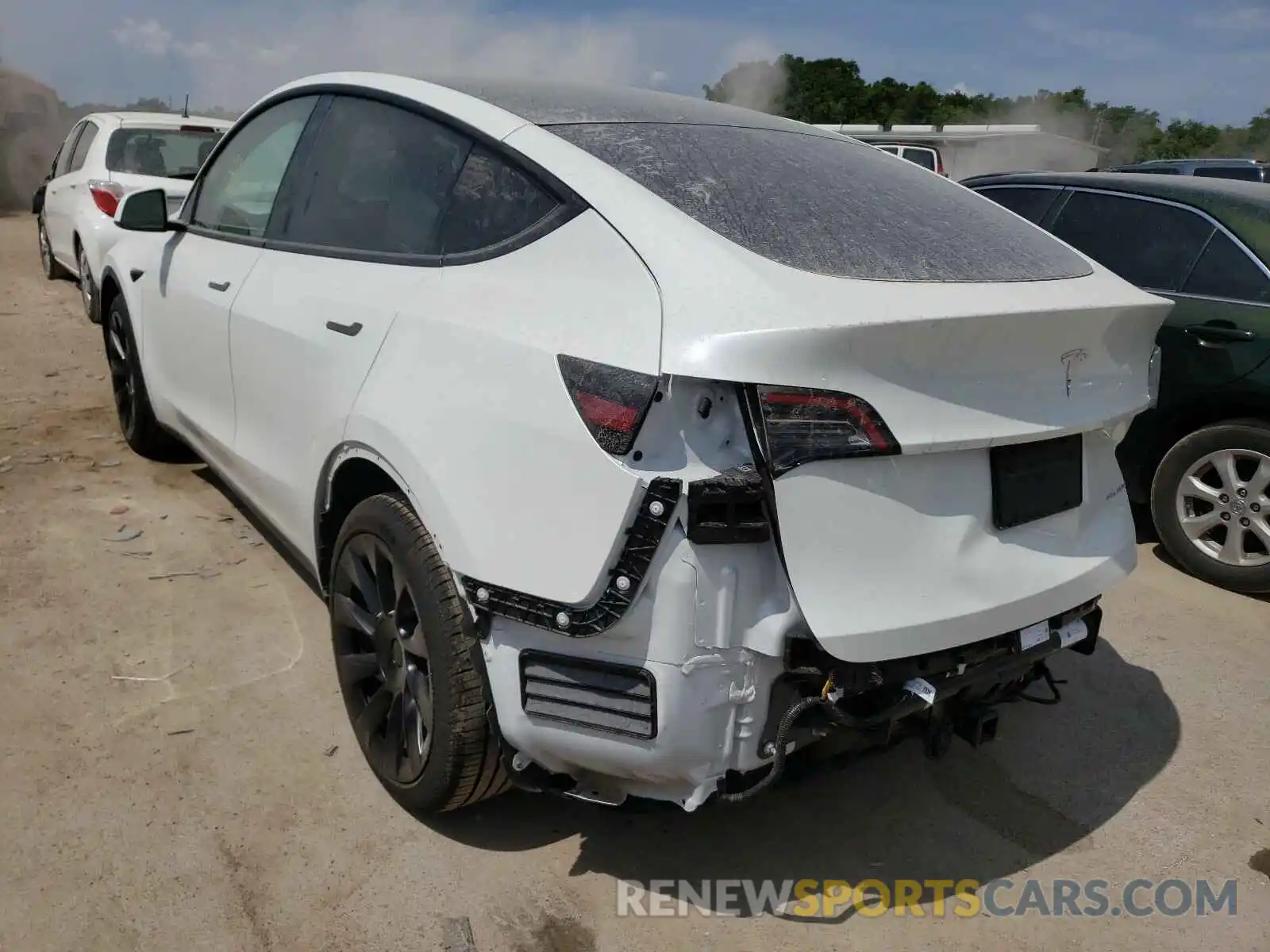 3 Photograph of a damaged car 5YJYGDEE0MF083012 TESLA MODEL Y 2021