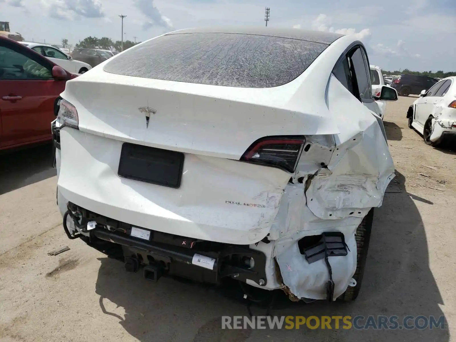 9 Photograph of a damaged car 5YJYGDEE0MF083012 TESLA MODEL Y 2021