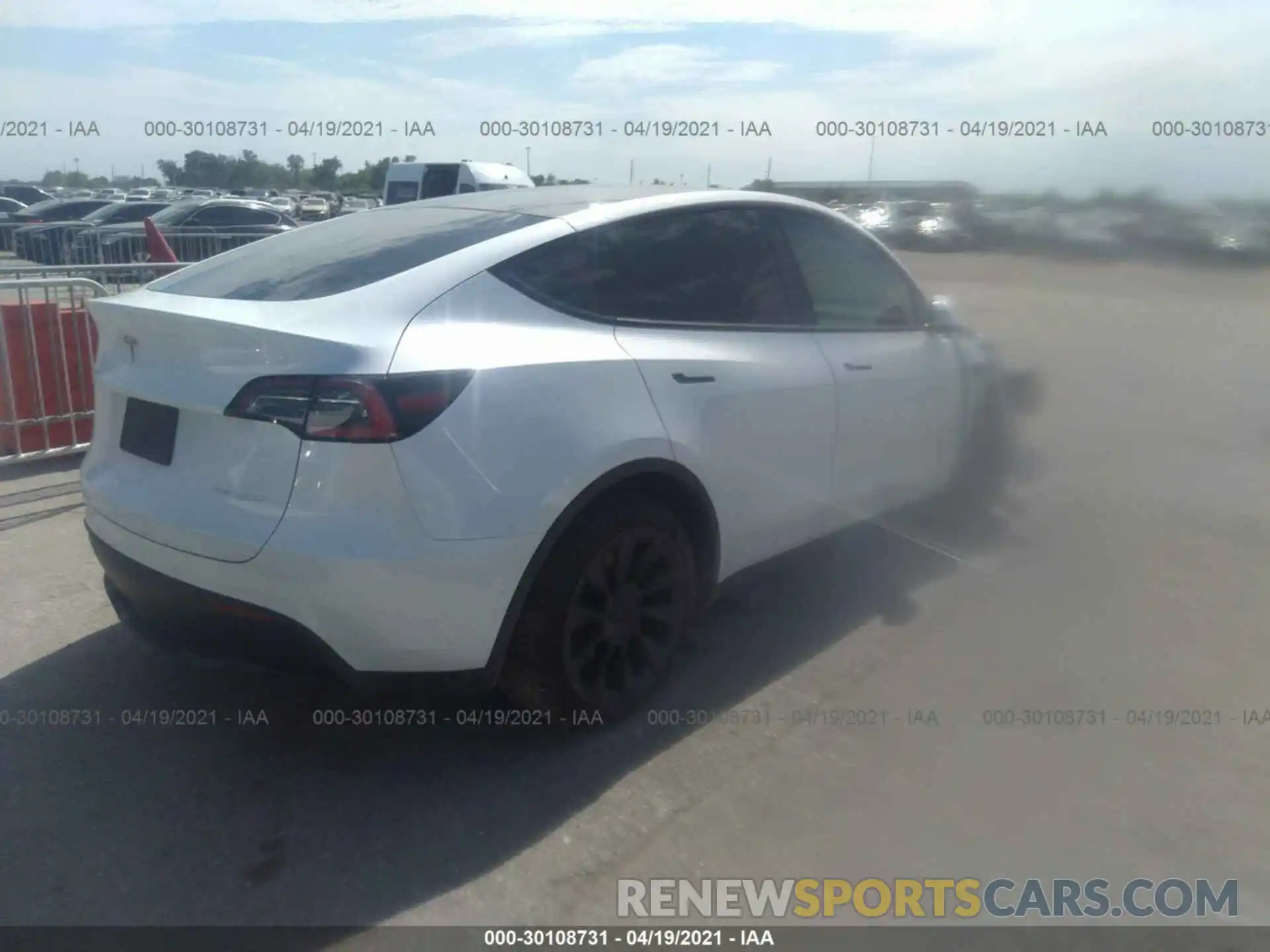 4 Photograph of a damaged car 5YJYGDEE0MF084841 TESLA MODEL Y 2021