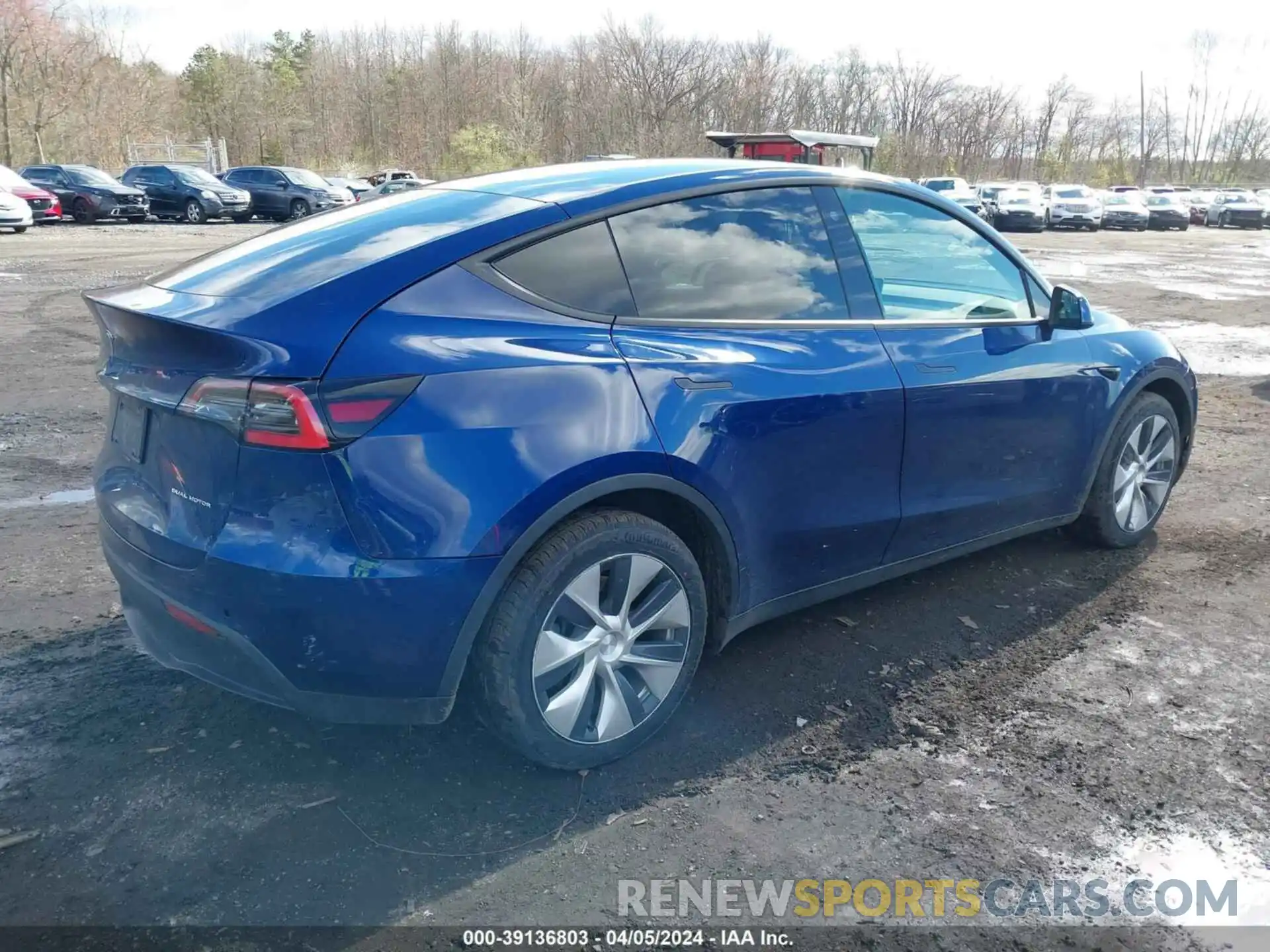 4 Photograph of a damaged car 5YJYGDEE0MF088095 TESLA MODEL Y 2021