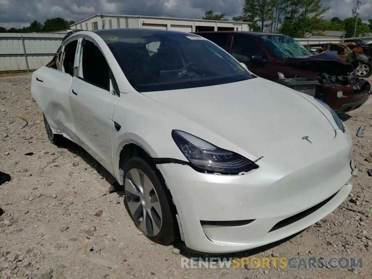 1 Photograph of a damaged car 5YJYGDEE0MF100729 TESLA MODEL Y 2021