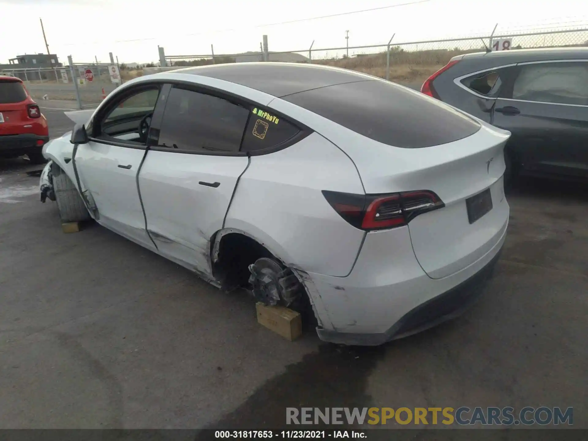 3 Photograph of a damaged car 5YJYGDEE0MF100732 TESLA MODEL Y 2021