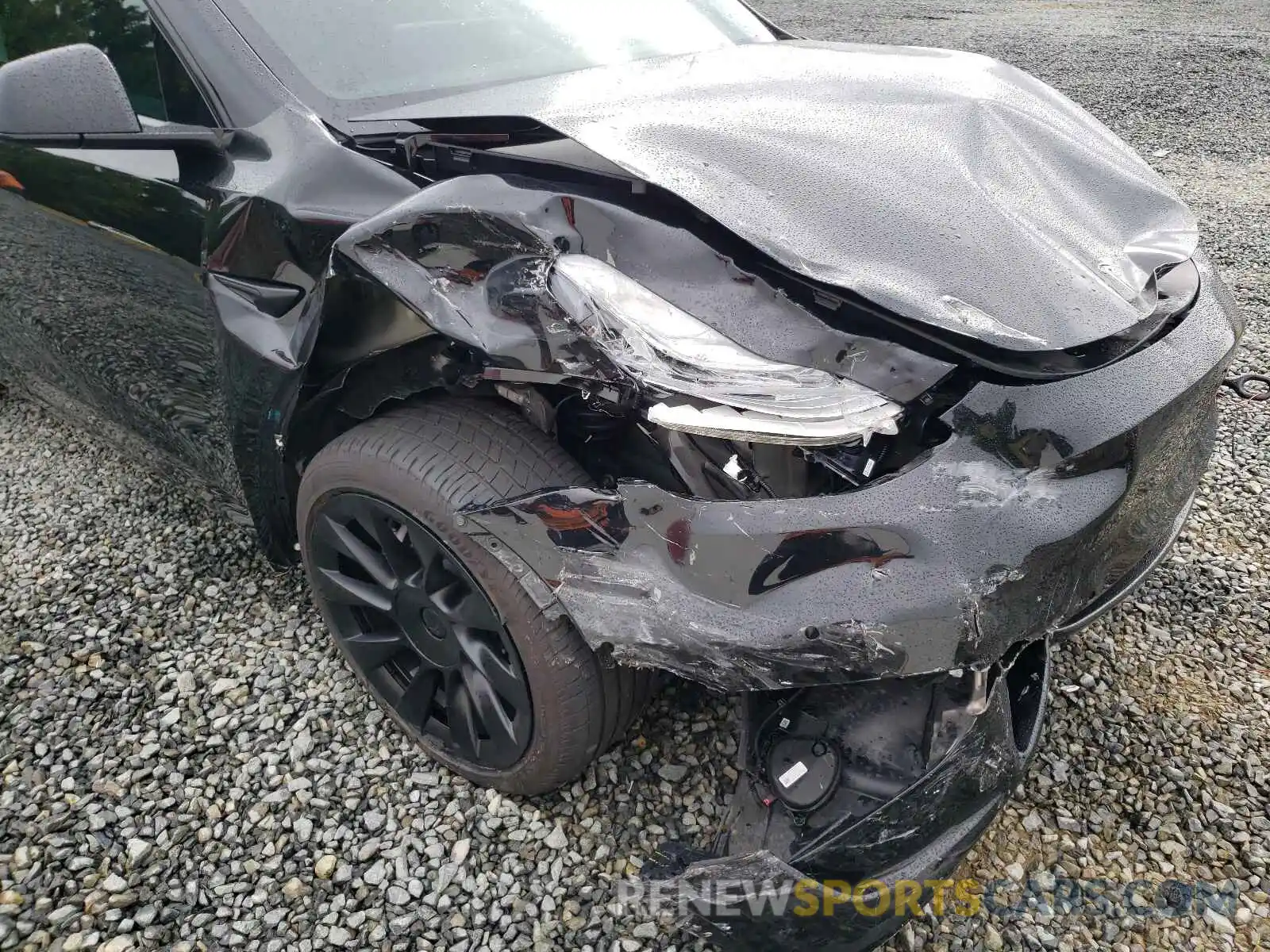 9 Photograph of a damaged car 5YJYGDEE0MF107938 TESLA MODEL Y 2021