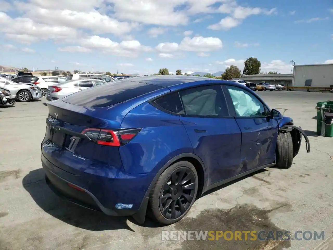 4 Photograph of a damaged car 5YJYGDEE0MF111777 TESLA MODEL Y 2021