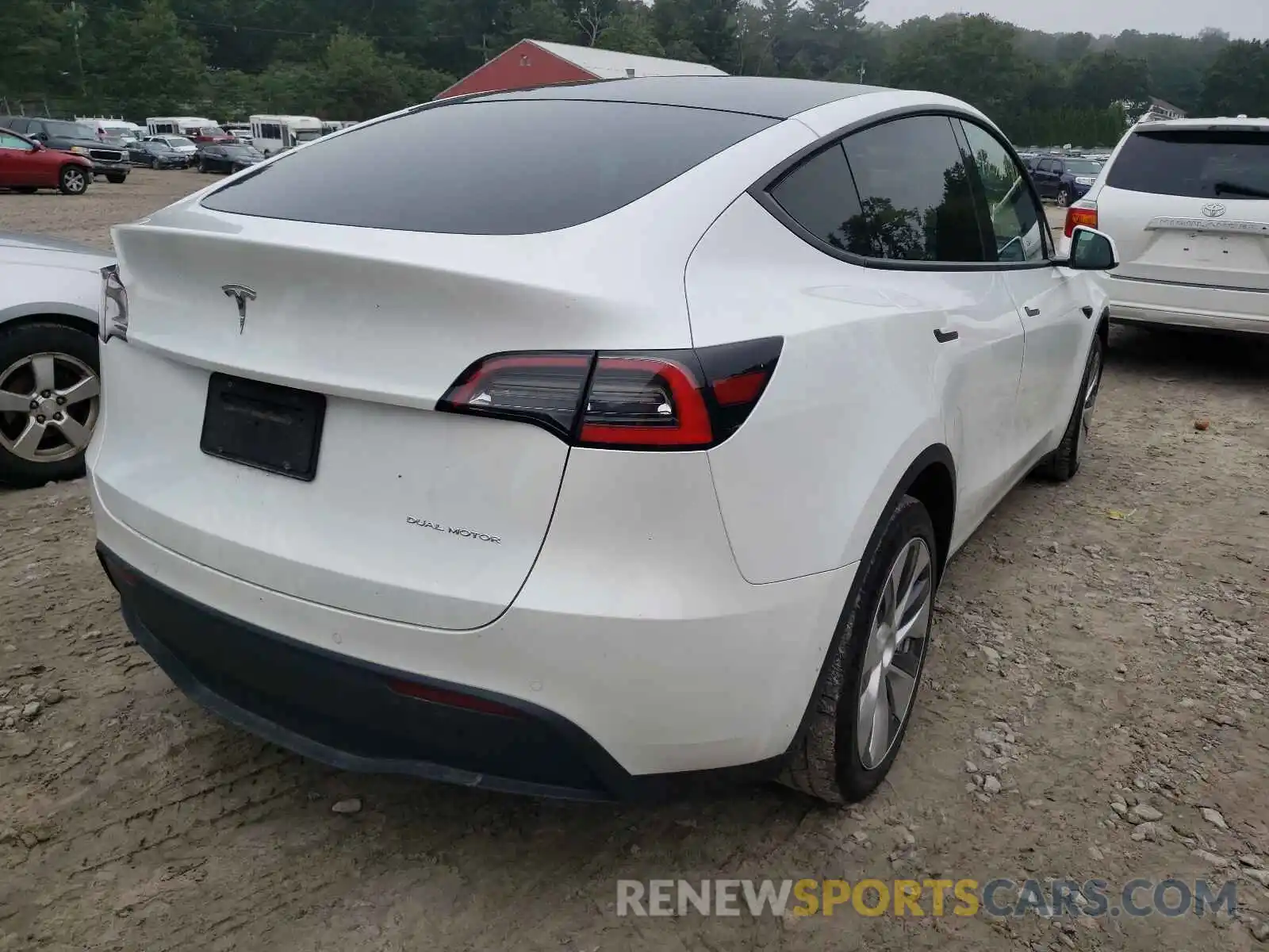 4 Photograph of a damaged car 5YJYGDEE0MF114209 TESLA MODEL Y 2021