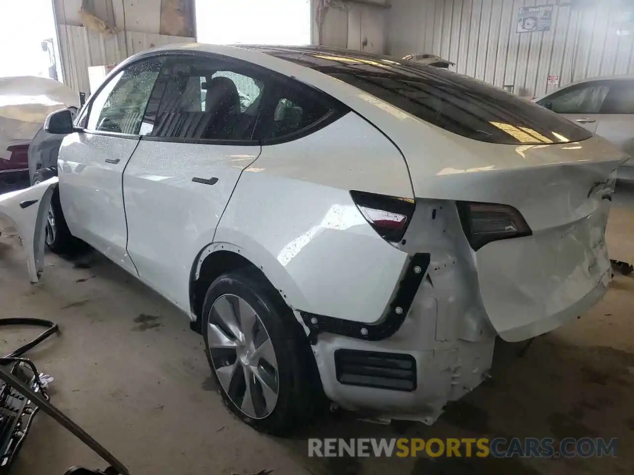 3 Photograph of a damaged car 5YJYGDEE0MF114310 TESLA MODEL Y 2021