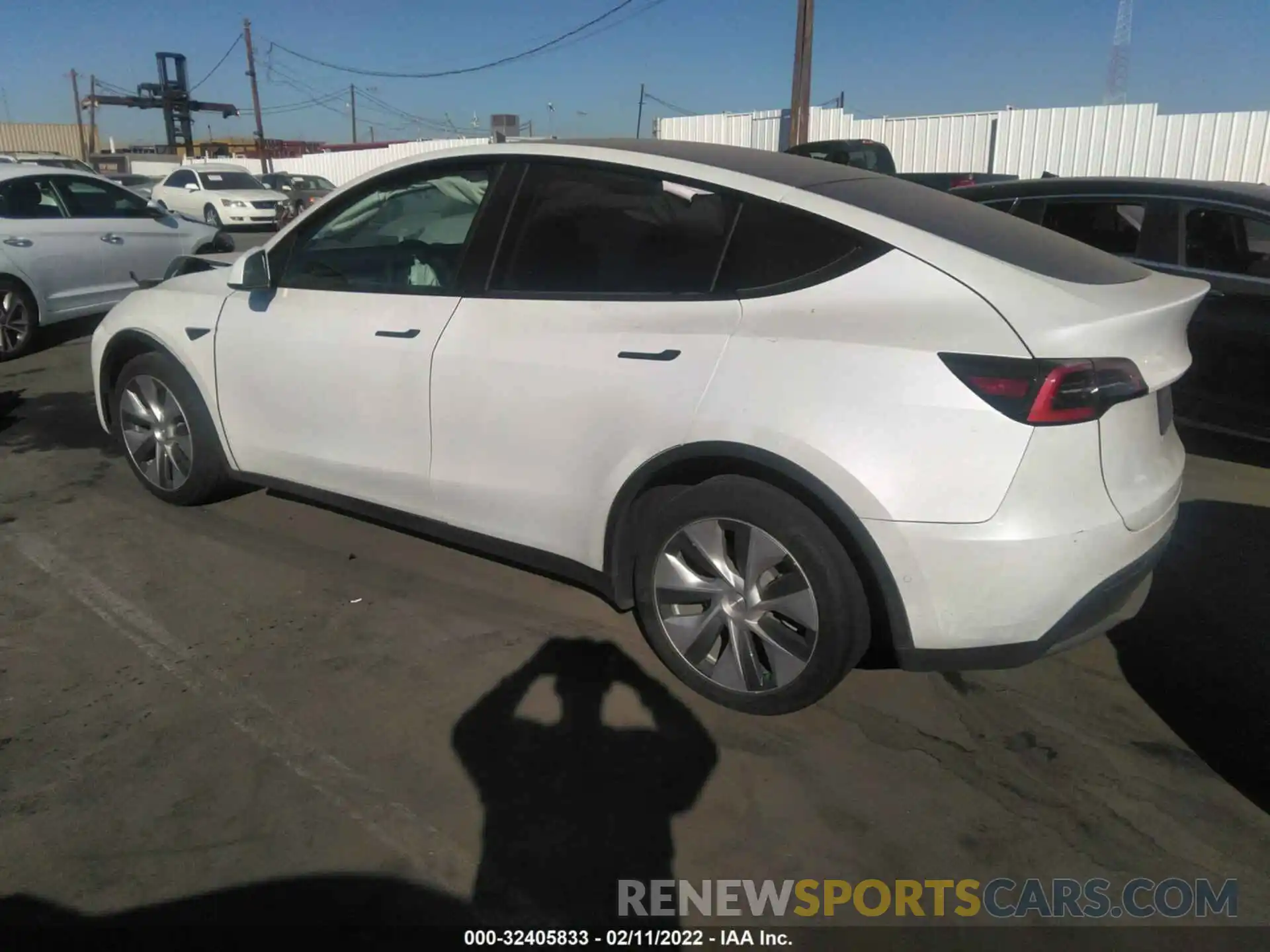 3 Photograph of a damaged car 5YJYGDEE0MF117157 TESLA MODEL Y 2021