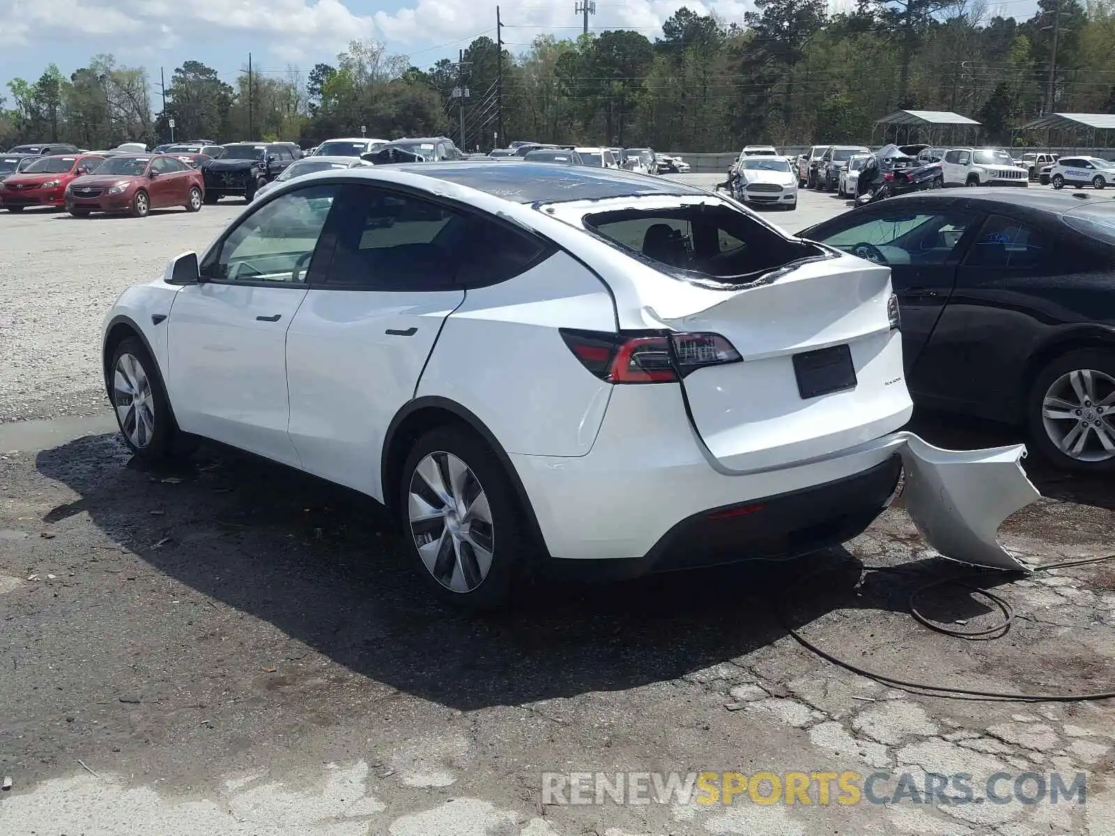 3 Photograph of a damaged car 5YJYGDEE0MF118812 TESLA MODEL Y 2021