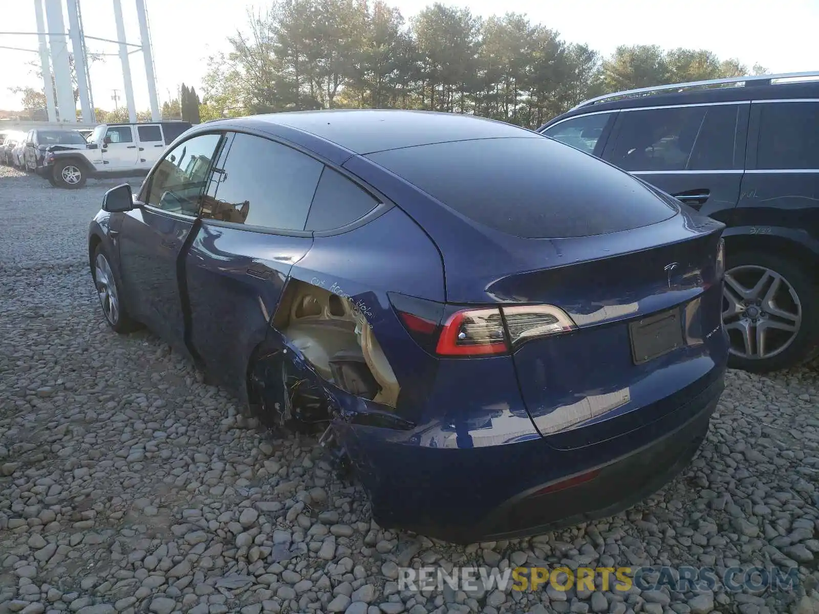 3 Photograph of a damaged car 5YJYGDEE0MF131480 TESLA MODEL Y 2021