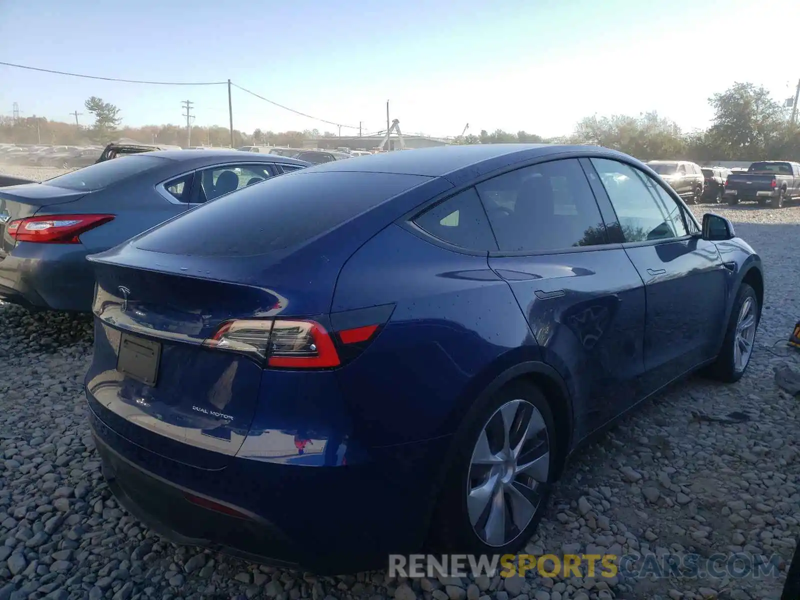 4 Photograph of a damaged car 5YJYGDEE0MF131480 TESLA MODEL Y 2021