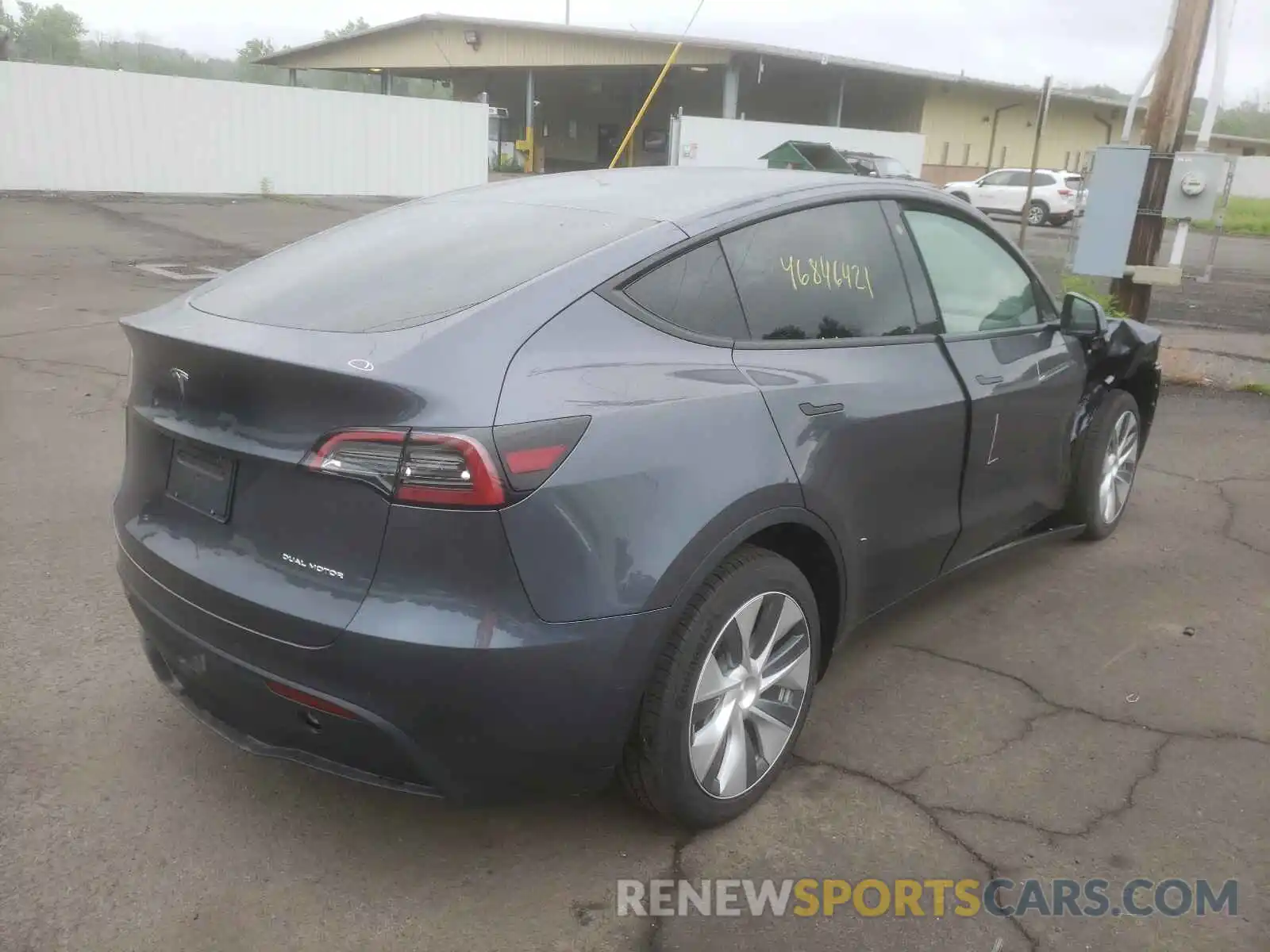 4 Photograph of a damaged car 5YJYGDEE0MF144634 TESLA MODEL Y 2021